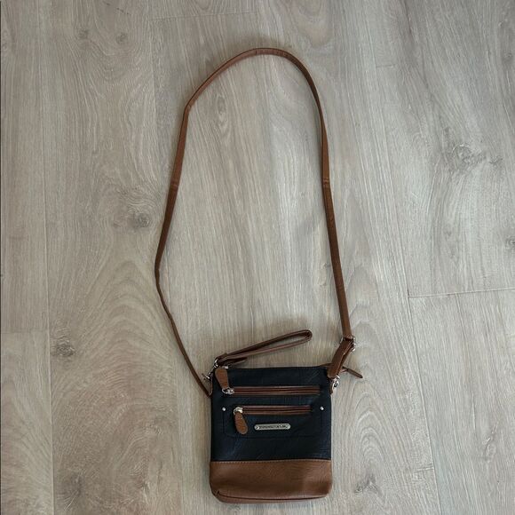 Stone Mountain Black and Tan Crossbody Bag - Picture 5 of 5